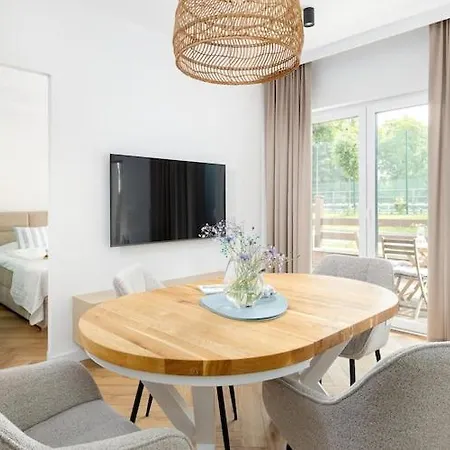 Comfortable With A Terrace 아파트 트르제삭츠