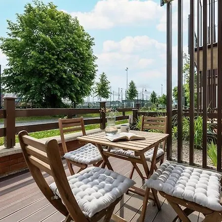 Comfortable With A Terrace 아파트 트르제삭츠