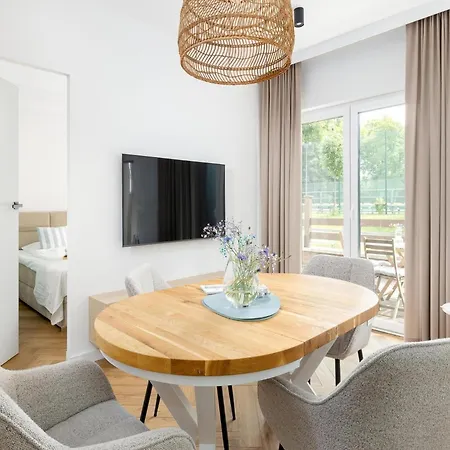 Comfortable With A Terrace דירה טרצ'סאץ'