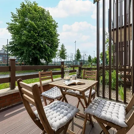 Comfortable With A Terrace טרצ'סאץ'
