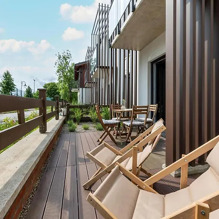 Comfortable With A Terrace דירה טרצ'סאץ'